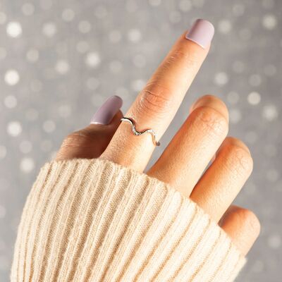 925 Sterling Silver Inlaid Zircon Wave Shape Ring - Corinth & Main