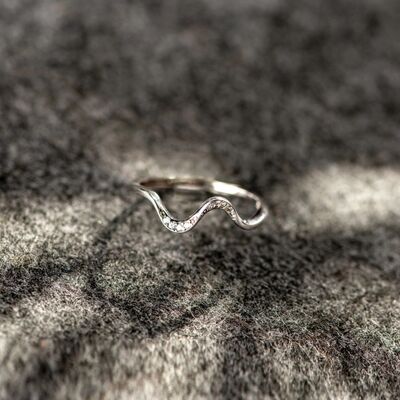 925 Sterling Silver Inlaid Zircon Wave Shape Ring - Corinth & Main